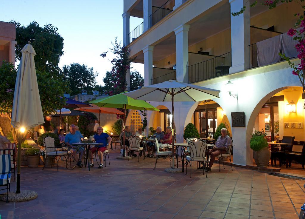 Hotel Bahia Peguera Exterior photo
